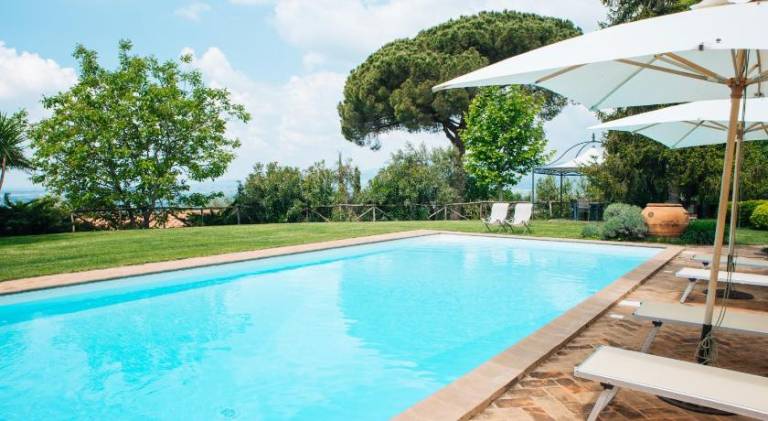 Farm with pool, terrace & yard — photo 4