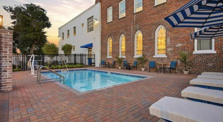 Rental apartment with pool — photo 5