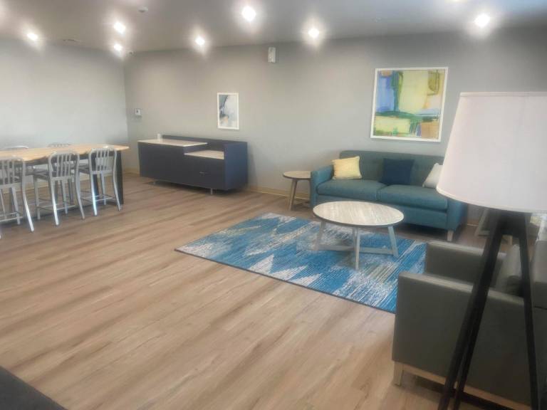 WoodSpring Suites Coralville Iowa City — photo 2