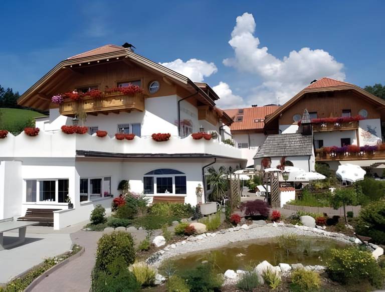 Hotel Amaten in Brunico