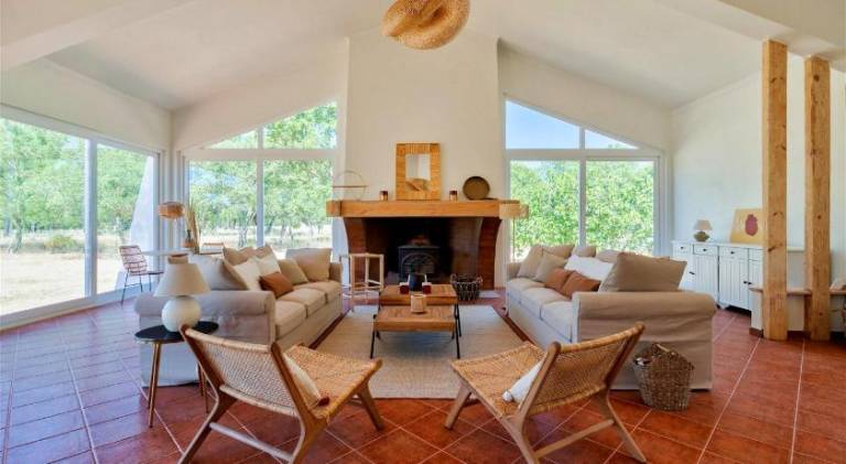 Fully equipped beautiful house with private pool, barbecue & yard | Pets allowed — photo 4