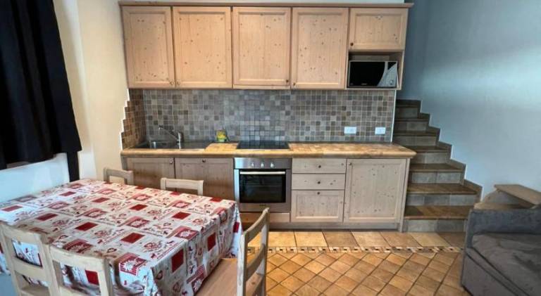 Rental apartment with terrace, hot tub & garden — photo 3