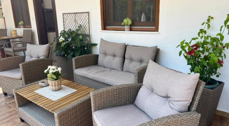 Serviced apartment with pool & terrace — photo 4