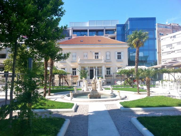 Studio asunto Split