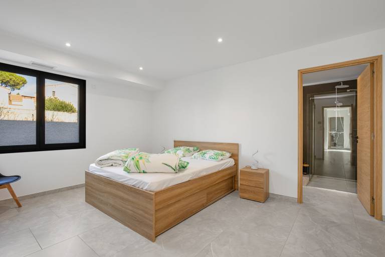 Child-friendly house with terrace, private pool & yard | Dogs allowed — photo 4