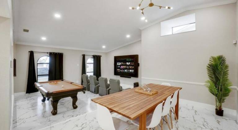 Spacious vacation home with pool | Dogs allowed — photo 2