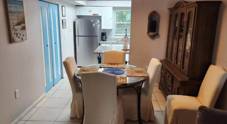 Beautiful serviced apartment with garden, patio & barbeque | Close to the beach | Pets allowed — photo 4
