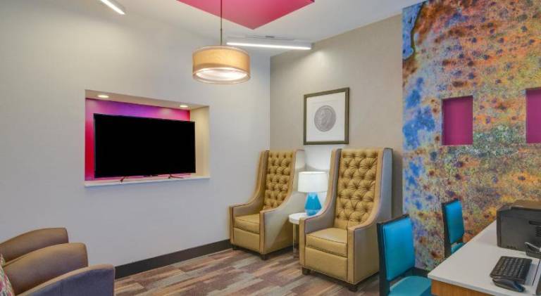 Holiday Inn Express Washington DC East- Andrews AFB By IHG — photo 3