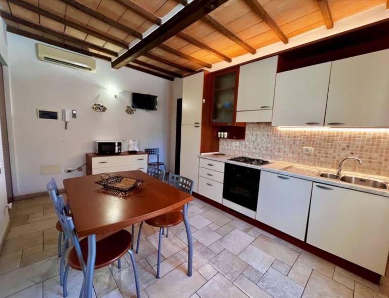 Rental apartment with 2 rooms for 4 persons — photo 4