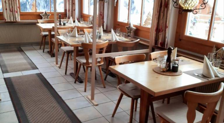Hotel Restaurant Waldrand, Isenfluh — photo 2