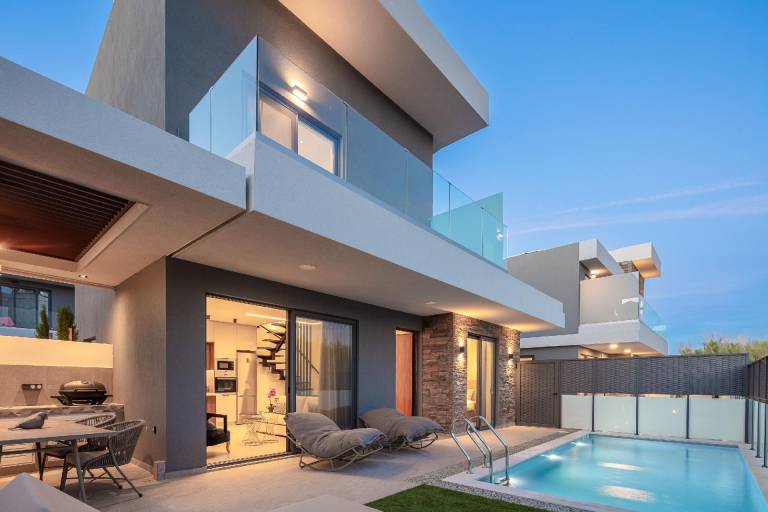 VillaSaints I Pool und BBQ Spaziergang zum Strand