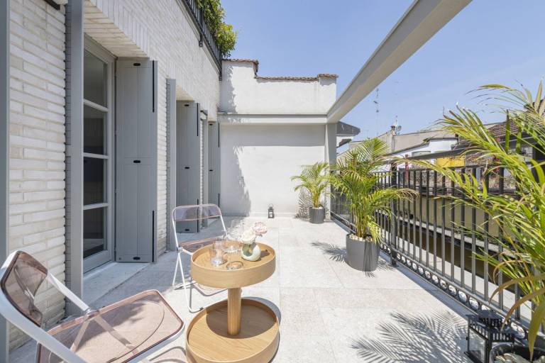 Lovely holiday apartment with terrace & sauna | Close to Milan Cathedral | Suitable for remote work | Dogs allowed in Milan