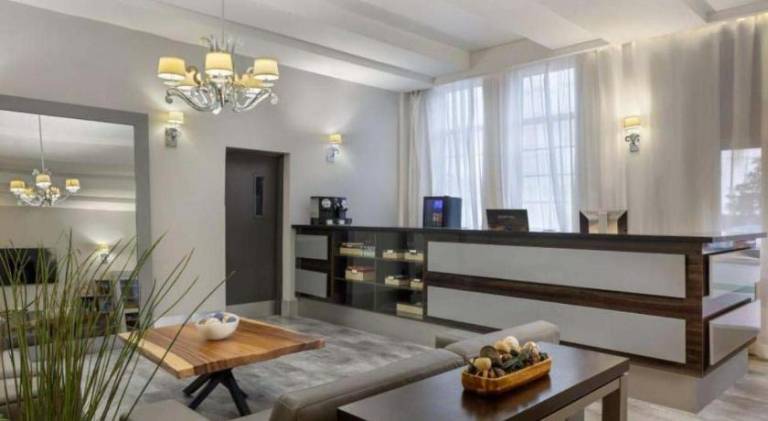 South Beach Suite in South of Fifth Neighborhood Across from Miami's Best Beach — photo 2