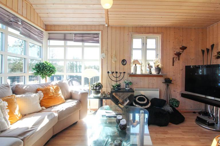 Vacation home with patio — photo 5