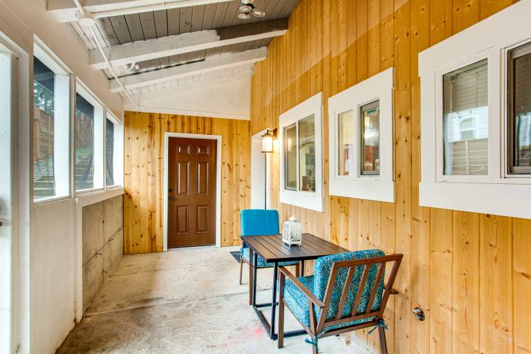 3 Mi to Puget Sound: Lakefront Gem w/ Patio! — photo 2