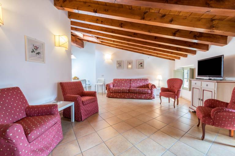 Apartment 'Antica Torre Goethe' with Mountain View, Wi-Fi and Air Conditioning — photo 5