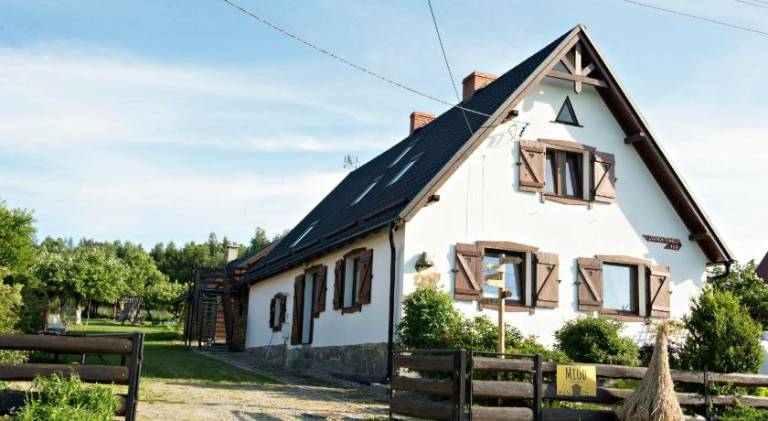 Charming farm with yard | Pet-friendly in Opole