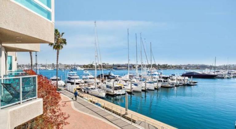 The Coral Loft - Marina Bliss Water view 2BR Pool, Gym — photo 5