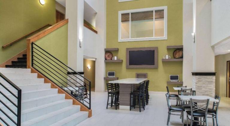 La Quinta Inn & Suites by Wyndham Moscow Pullman — photo 3