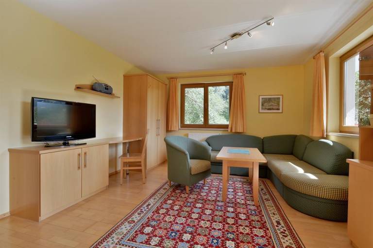 Family-friendly charming holiday apartment with grill, patio & pool | Dogs allowed — photo 3