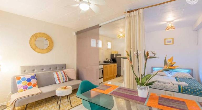 Rental apartment with patio — photo 2