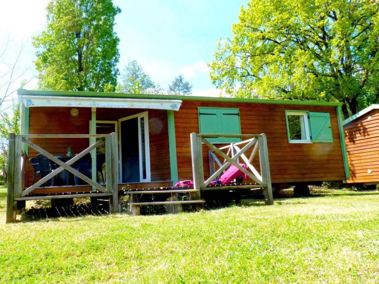 Chalet with pool & terrace — photo 4