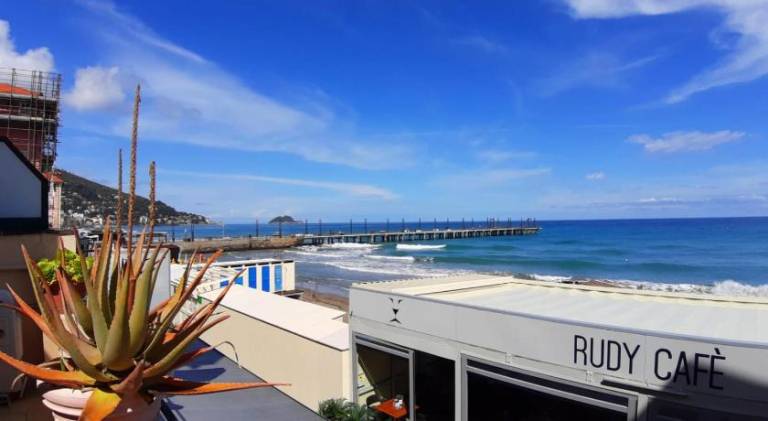 Rental apartment with 2 rooms for 5 persons in Laigueglia