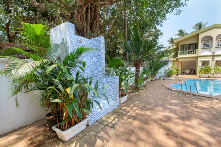 Serviced apartment with yard, pool & patio | Close to the beach | Pets are welcome — photo 5