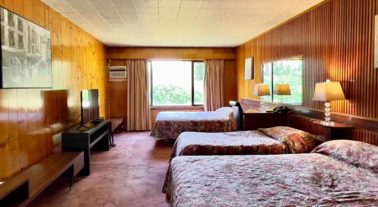Airport Inn — photo 2
