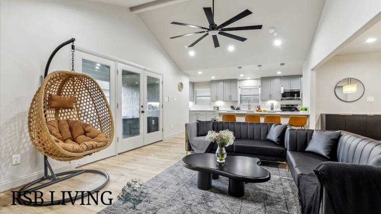 Luxury 4Bd 2Ba w Hot Tub Cinema Room 14 guest