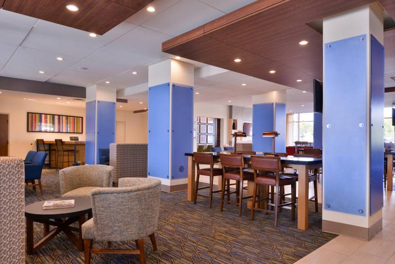 Holiday Inn Express and Suites - Mall of America - MSP Airport By IHG — photo 3