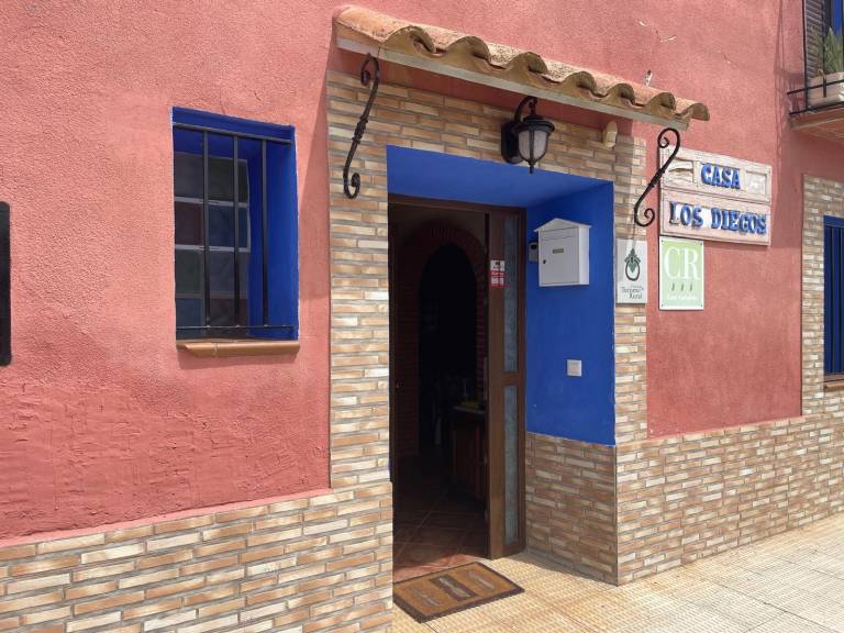 Apartment 'Los Diegos' with Mountain View, Private Terrace and Private Garden in Teruel