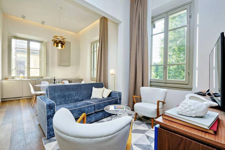 Serviced apartment with patio & yard in Florence