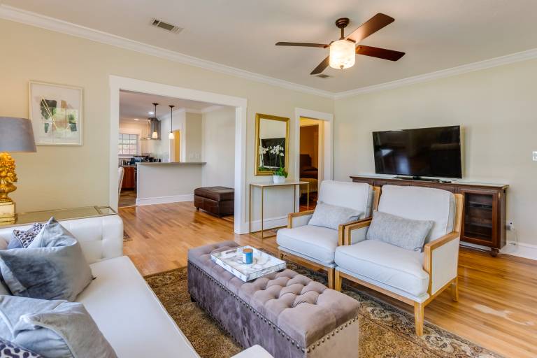 Stay & Play in Pensacola Apartment Near Dtwn