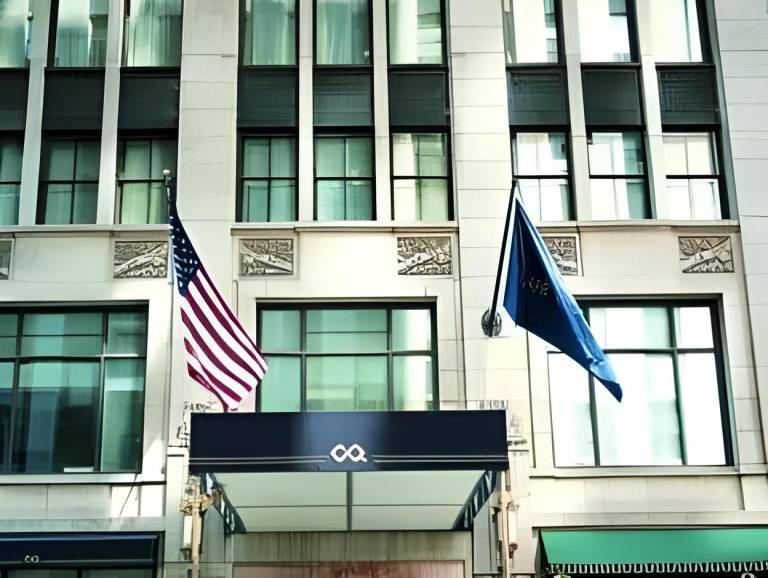 Club Quarters Hotel, Central Loop in Chicago, IL