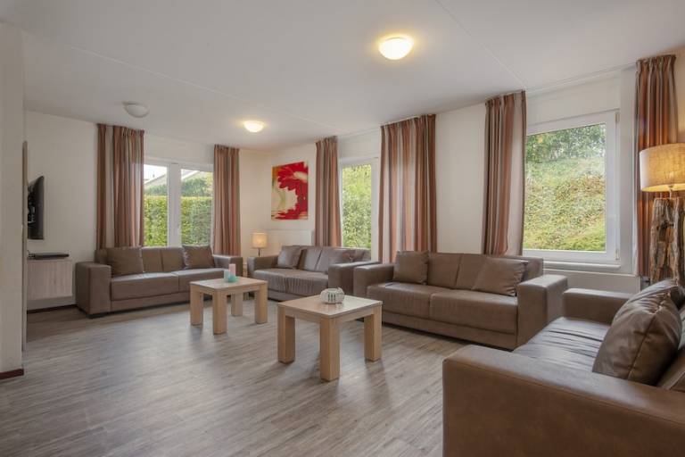 Villa with heated pool & garden | Dogs allowed — photo 2