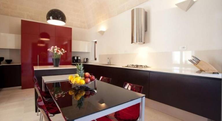 Villa with pool — photo 4