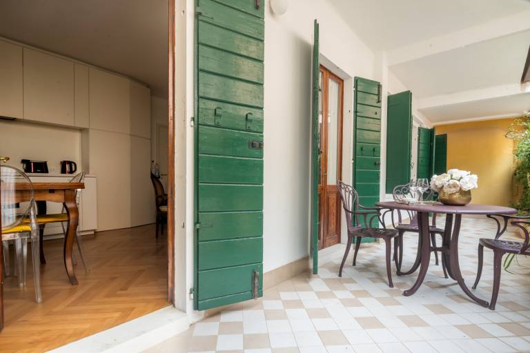 Fully equipped charming holiday apartment with terrace | Next to Grand Canal | Dogs allowed — photo 2