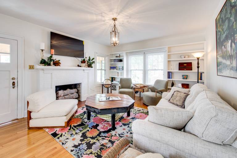 Bourbon Trail Fun: Dtwn Lebanon Home w/ Game Room in Kent, KY