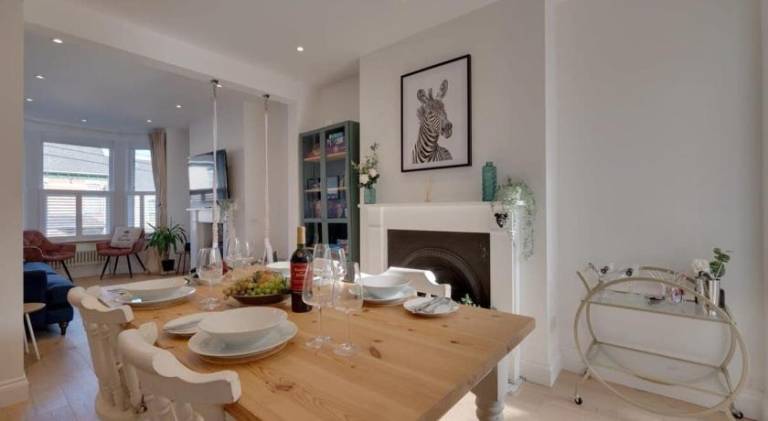 Modern & homely 2-bed - close to BEACH — photo 3