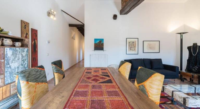Spacious apartment with patio | Next to Two Towers | Pet-friendly — photo 3
