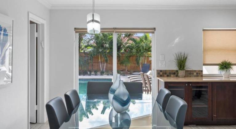 Beautiful Villa 4 BD 3 BA with Heated Private Pool, Close to Beach — photo 4