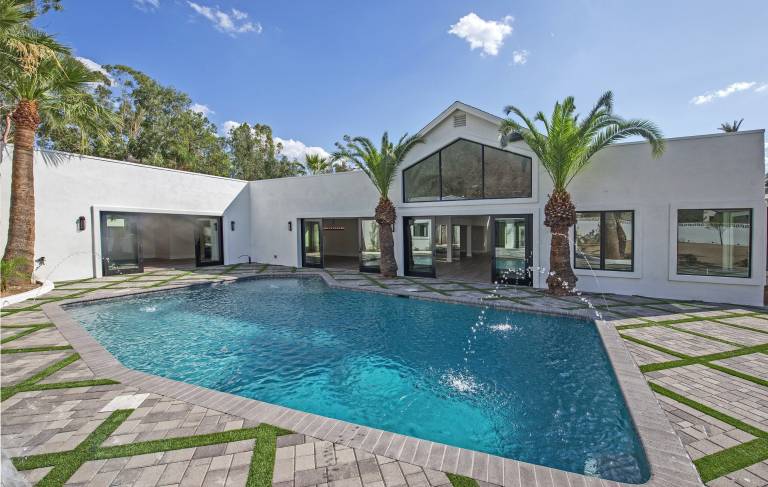 House White Gates