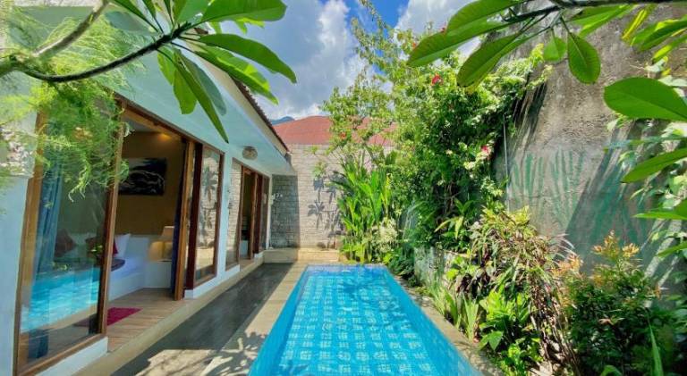 100 m&sup2; Villa