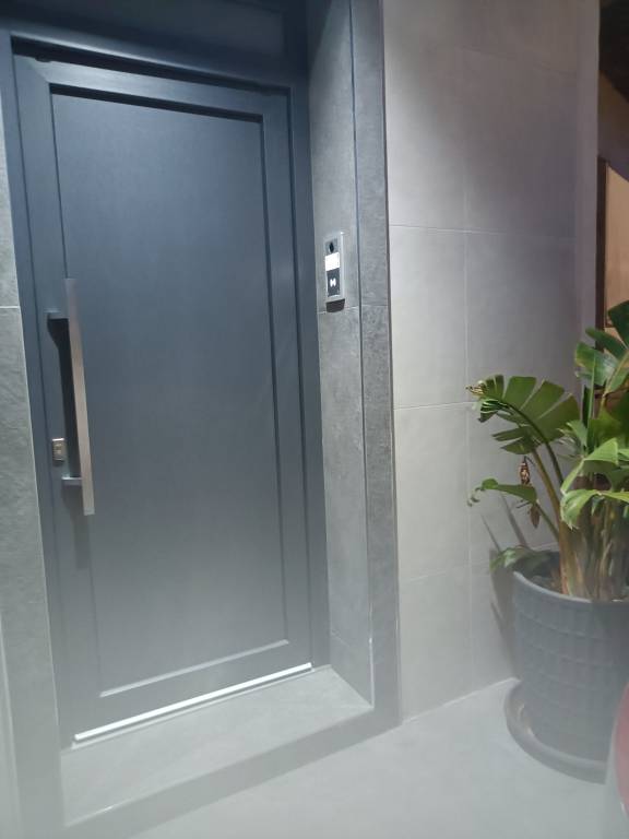 Accogliente Casa per Coppie con Balcone e WiFi