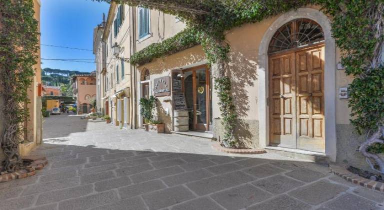 Holiday apartment with 2 rooms for 6 persons — photo 4