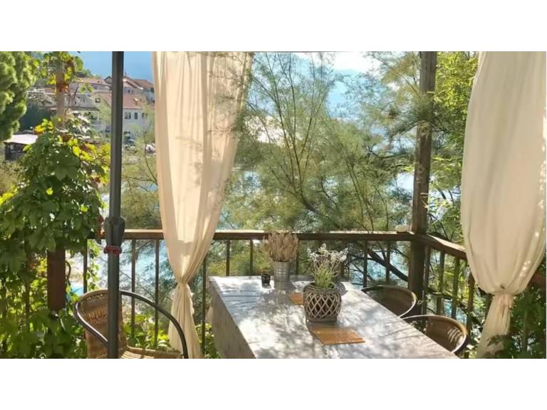 The Beach House Croatia Pisak in Brela