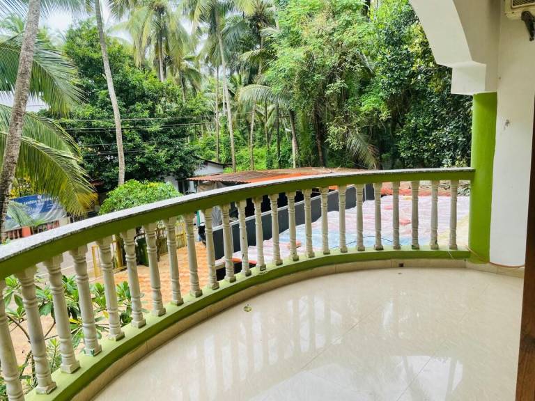 Apartment with pool — photo 3
