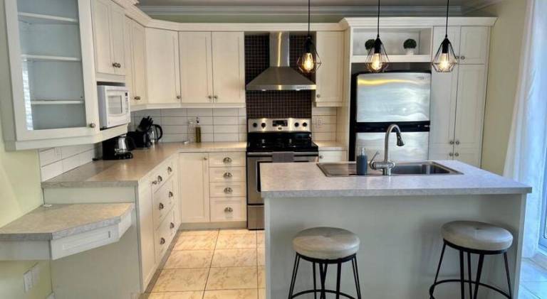 Villa with 3 rooms for 6 persons in Laval, QC