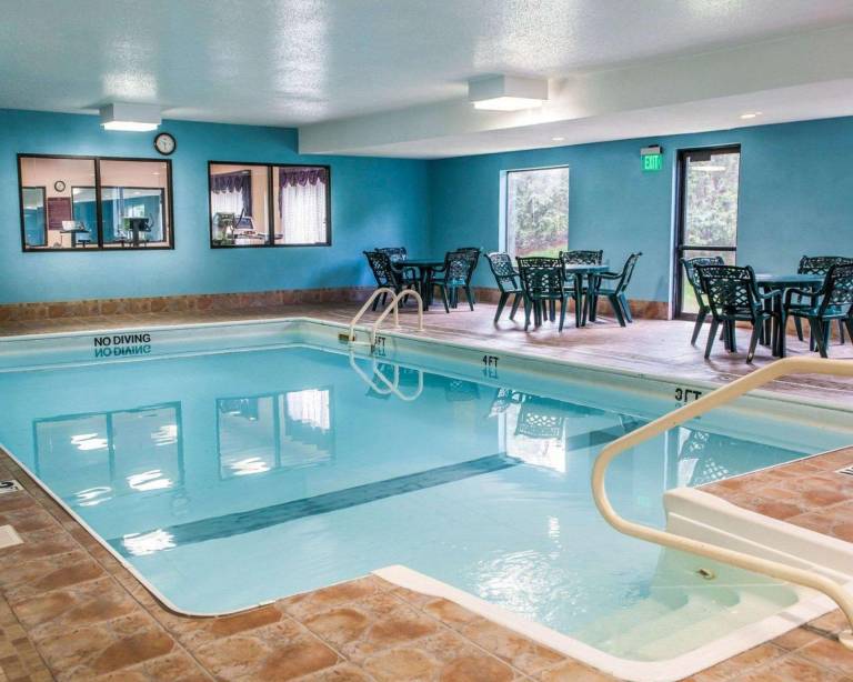 Quality Inn & Suites South Bend Airport — photo 3